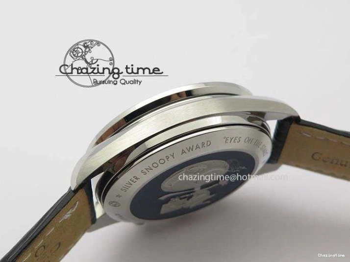 1228 Vibrant Speedmaster JHF SS Snoopy Award 45th Anniversary White Dial On Black Leather Strap 8238